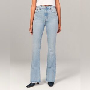 🌺NWT ABERCROMBIE AND fFITCH VINTAGE HIGH RISE FLARE JEANS SIZE 24W🌺